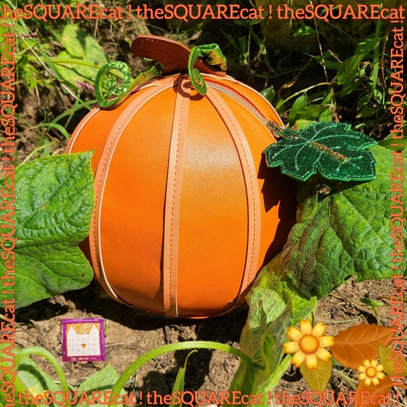 Betsey Johnson Handbags - 🎃 Betsey's 1st place PUMPKIN 🎃 kitsch SAMPLE bag